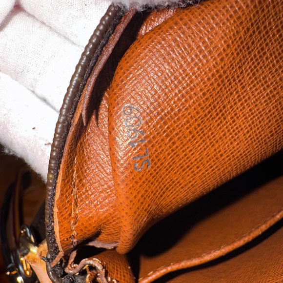 Louis Vuitton Messenger Bag vintage repurposed - Picture 15 of 16